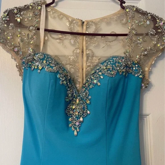 Prom/Pageant Gown - Picture 3 of 5